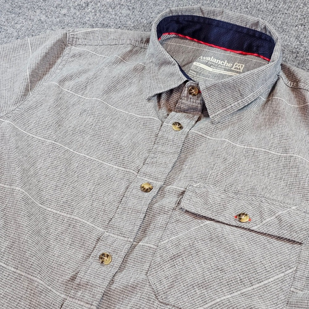 Avalanche Outdoor Supply Mens Small Gray Short Sleeve Button Down Shirt CAM201U